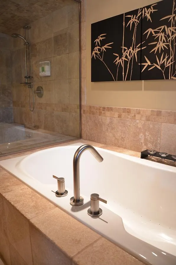 Shades Of Jade Inn & Spa Roberts Creek